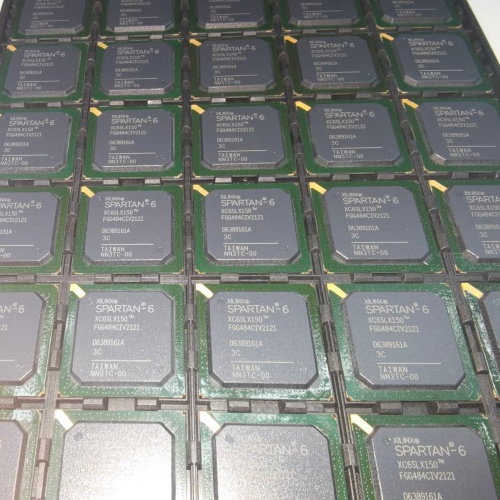 XC6SLX150-3FGG676I AMD